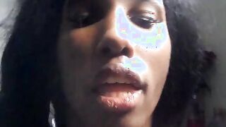La Nefertiti Perkins Livecam Lap dance private one on one dances $$$ Skype La Nefertiti Perkins $$$