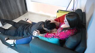 a Gia Itzel le encantan los perritos sumisos