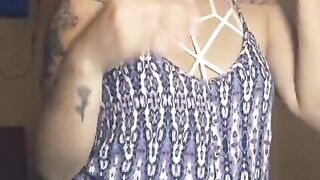 Puta mostrando su enorme culo