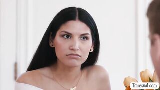 Skinny Tbabe gives her lover a blowjob payment